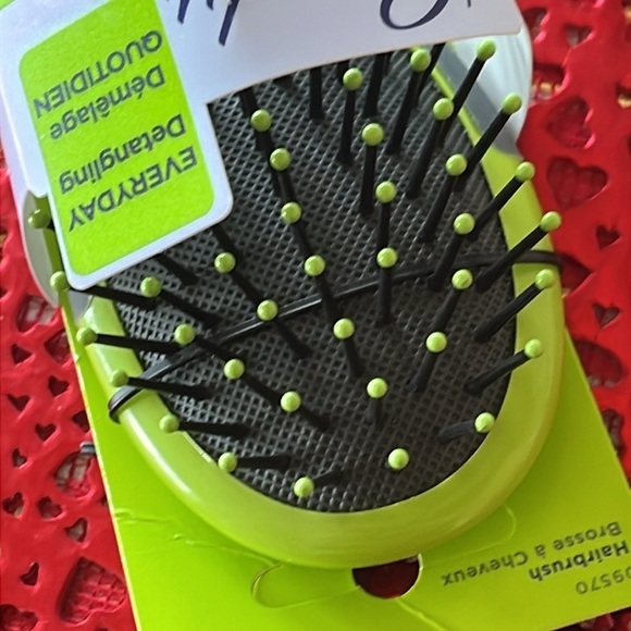 Brand New Raw Batana Oil & Strengthening Shampoo Set w/ Goody Detangling Brush - Picture 12 of 13